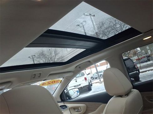 Used 2024 Nissan Murano SL image 15