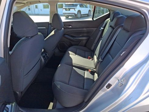 Used 2020 Nissan Altima 2.5 SV image 10