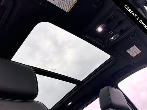 Used 2021 GMC Yukon Denali w/ Denali Premium Package image 27