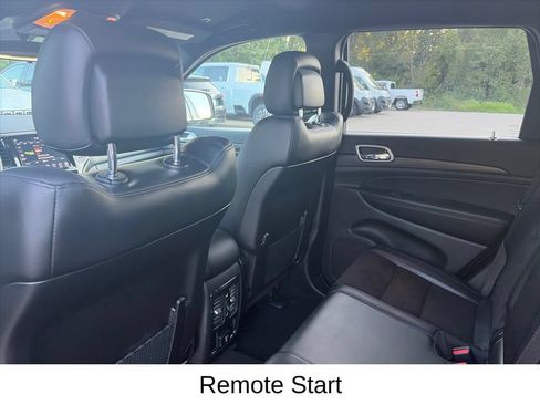 Used 2021 Jeep Grand Cherokee Laredo X AWD/4WD image 12