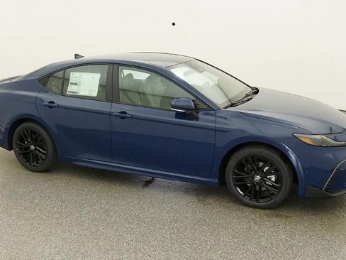 New 2026 Toyota Camry SE image 12