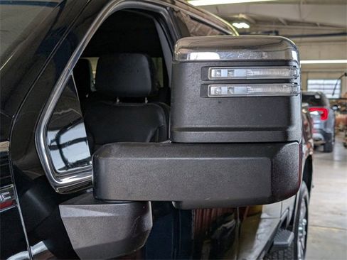 Used 2022 GMC Sierra 2500 Denali w/ Denali Ultimate Package image 4