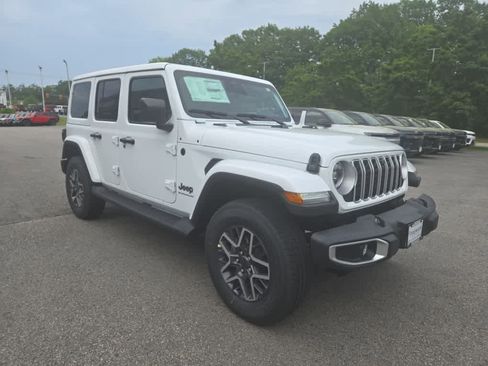 New 2026 Jeep Wrangler Unlimited Sahara AWD/4WD image 2