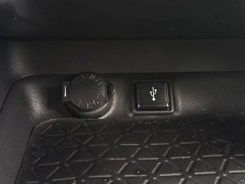 Used 2020 Toyota RAV4 XLE Premium FWD image 24