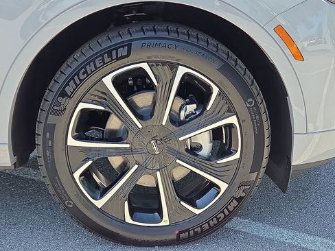 New 2026 Lincoln Nautilus Reserve AWD/4WD image 7