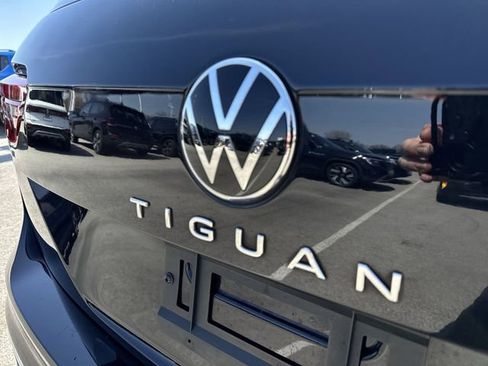 Used 2024 Volkswagen Tiguan S image 30