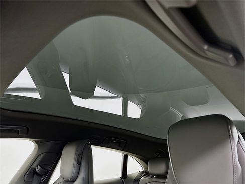 Used 2022 Porsche Taycan 4 Cross Turismo image 22