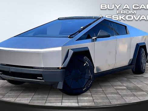 Used 2024 Tesla Cybertruck Cyberbeast AWD/4WD image 11