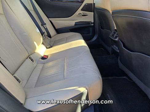 Certified 2021 Lexus ES 350 w/ Accessory Package FWD image 17