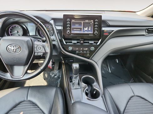 Used 2021 Toyota Camry SE FWD image 11