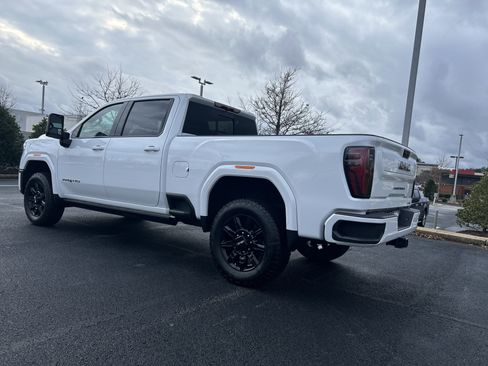 Used 2024 GMC Sierra 2500 AT4 w/ AT4 Preferred Package image 7