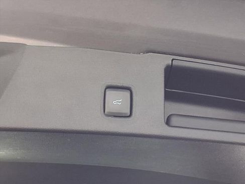 Used 2021 Ford Escape Titanium image 23