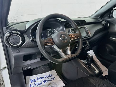 Used 2018 Nissan Kicks SV FWD image 9