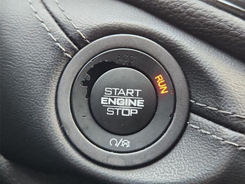 Used 2022 Dodge Durango GT RWD image 16