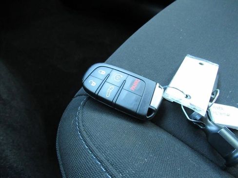 Certified 2022 Dodge Challenger R/T image 25