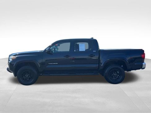 Used 2019 Toyota Tacoma SR5 AWD/4WD image 5
