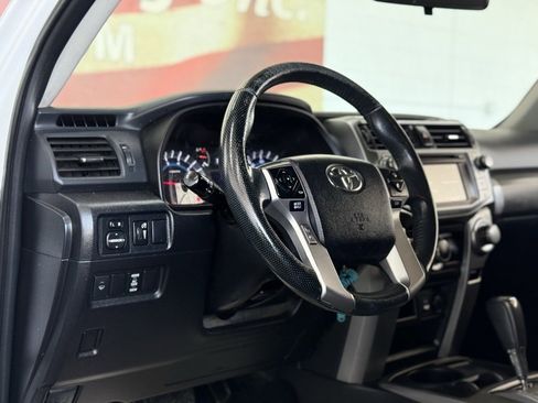 Used 2016 Toyota 4Runner SR5 image 25