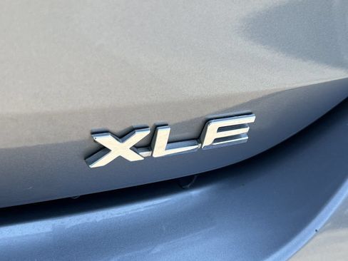 Used 2021 Toyota Highlander XLE FWD image 6
