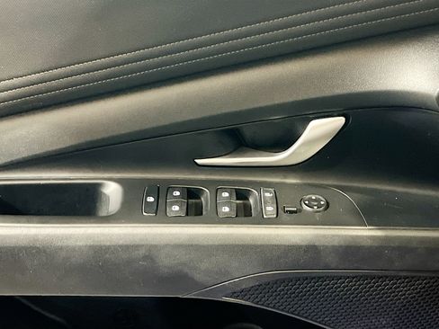 Used 2021 Hyundai Elantra SEL w/ Convenience Package FWD image 13