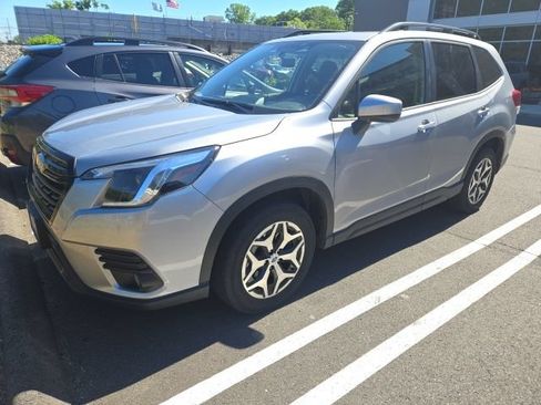 Used 2023 Subaru Forester Premium AWD/4WD image 8