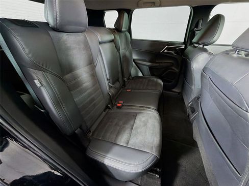 Used 2023 Mitsubishi Outlander SE AWD/4WD image 28