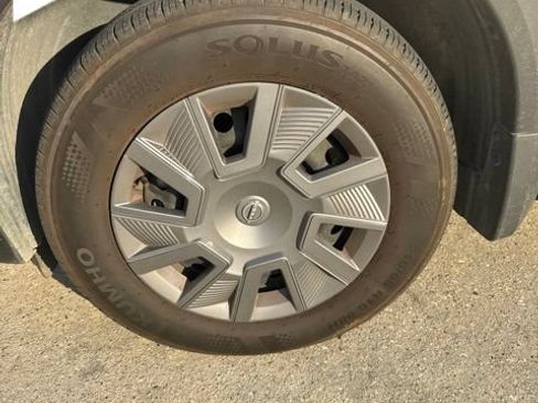 Used 2025 Nissan Kicks S FWD image 3