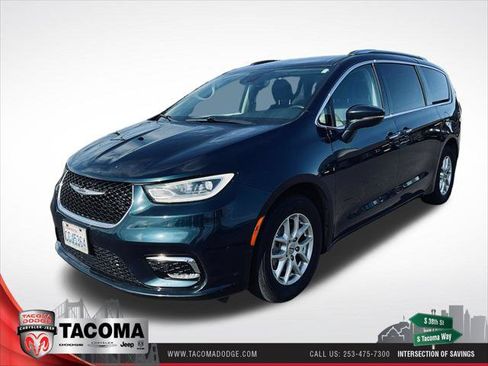 Certified 2021 Chrysler Pacifica Touring-L w/ Uconnect Theater Family Group FWD image 1