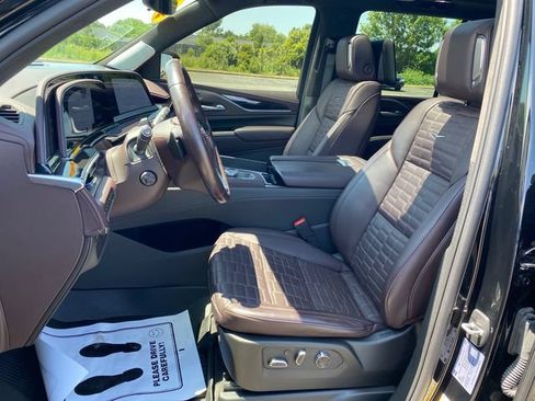 Used 2024 Cadillac Escalade Premium Luxury Platinum w/ Heavy-Duty Trailer Package AWD/4WD image 17