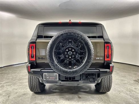 Used 2025 GMC Hummer EV 3X w/ LPO, Dark Essentials Package image 7