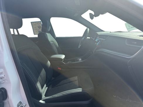 New 2025 Jeep Grand Cherokee Laredo w/ Luxury Tech Group I image 15