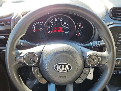Used 2016 Kia Soul image 18