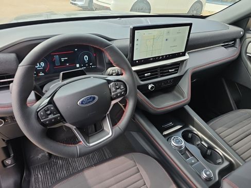 Used 2025 Ford Explorer ST-Line image 8