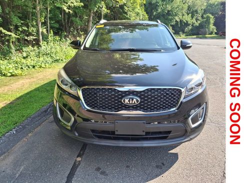 Used 2017 Kia Sorento AWD w/ LX Convenience Package image 3