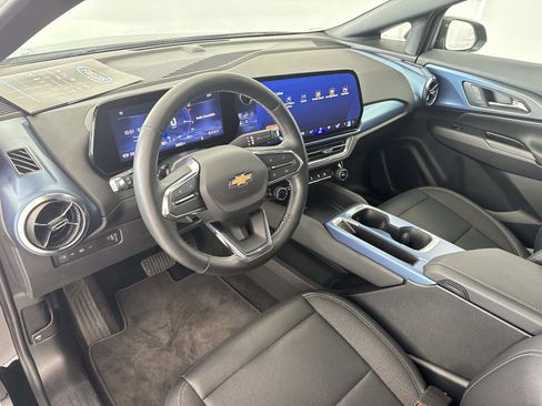 Used 2025 Chevrolet Equinox EV LT w/ Convenience Package FWD image 22