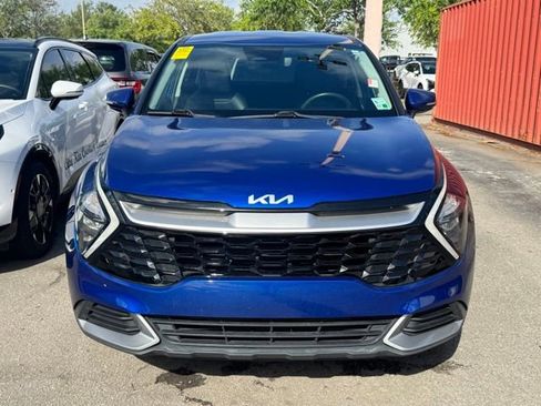 Certified 2023 Kia Sportage EX image 9