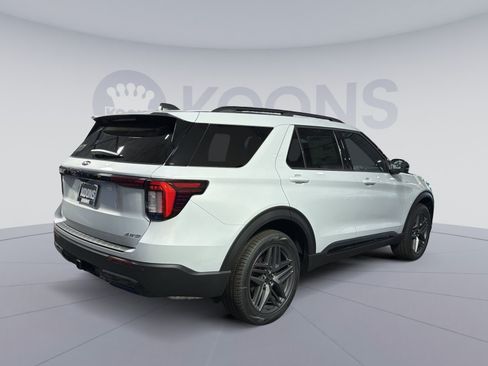 New 2026 Ford Explorer ST-Line w/ ST-Line Street Pack AWD/4WD image 7