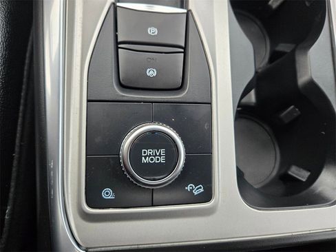 Used 2023 Ford Explorer Limited w/ Limited Technology Package image 18