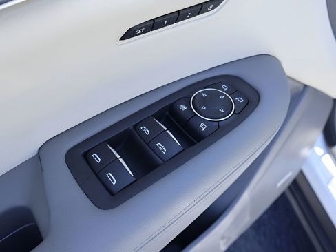 Used 2023 Cadillac XT6 Premium Luxury FWD image 10