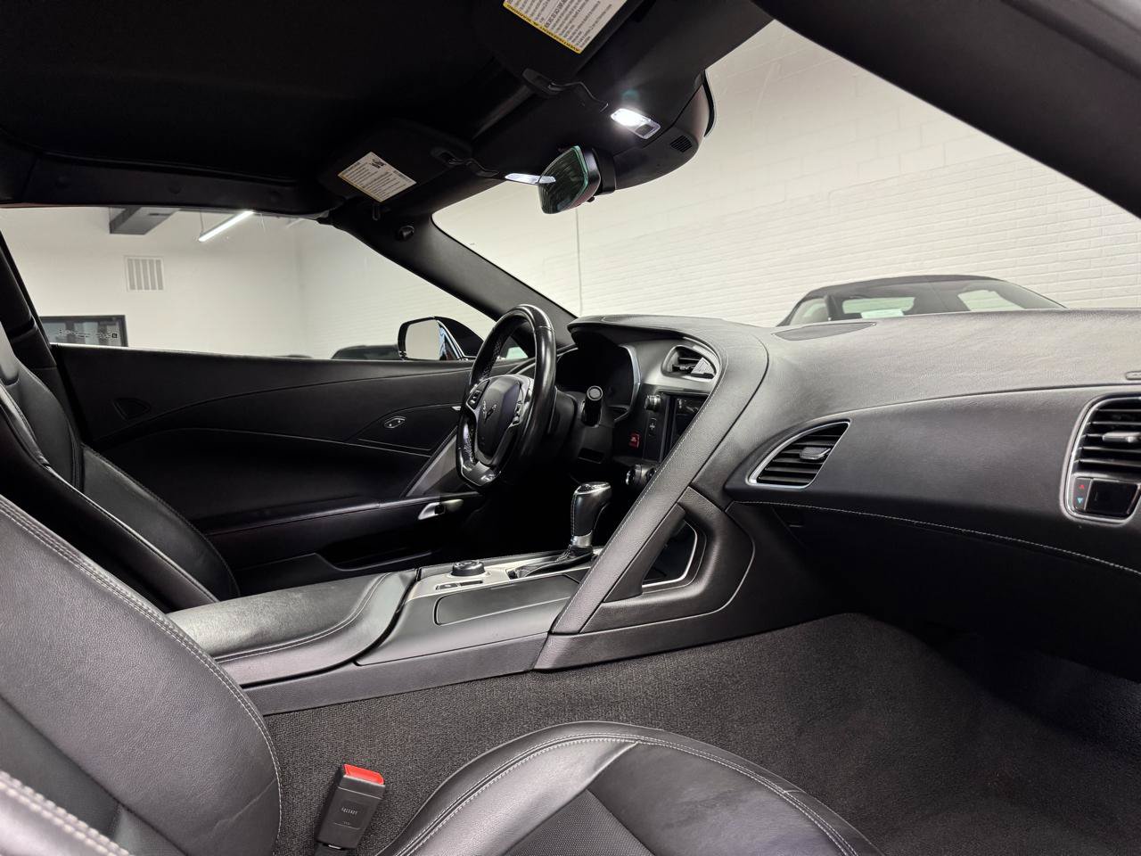 Used 2019 Chevrolet Corvette Stingray Coupe w/ 1LT RWD image 41