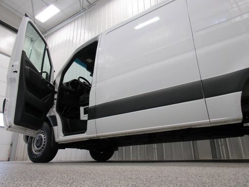 Used 2020 Mercedes-Benz Sprinter 2500 image 23