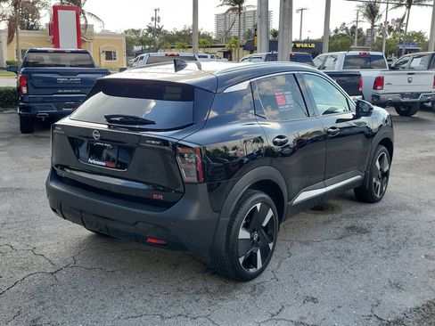 Certified 2025 Nissan Kicks SR FWD image 7