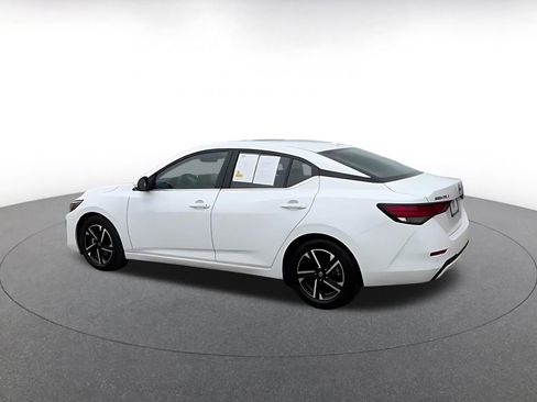 Used 2025 Nissan Sentra SV FWD image 10