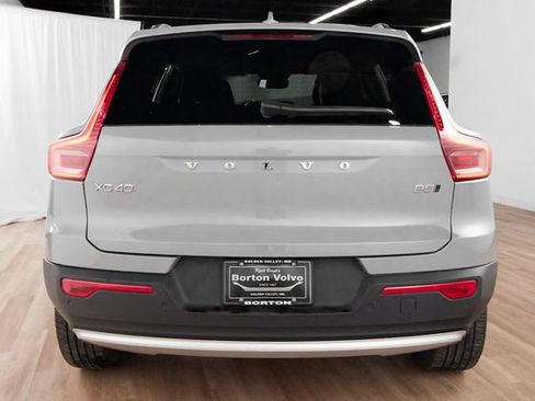 Certified 2025 Volvo XC40 B5 Core w/ Protection Package Premier image 4