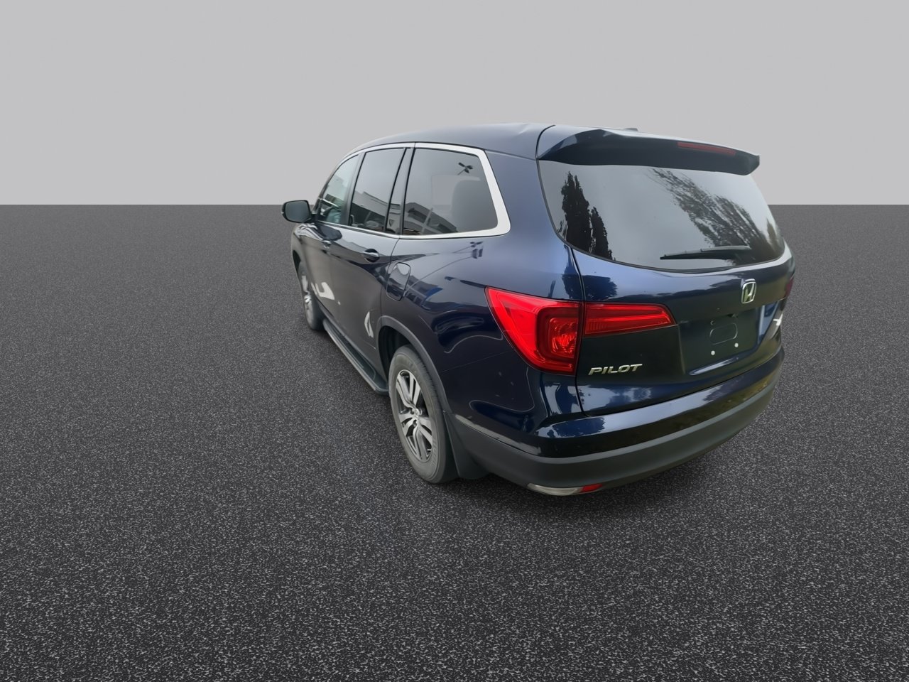 Used 2018 Honda Pilot EX image 7
