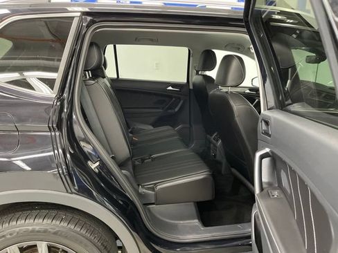 Used 2023 Volkswagen Tiguan SE FWD image 10