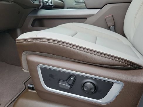 New 2026 RAM 1500 Laramie AWD/4WD image 13