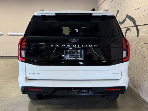 Used 2025 Ford Expedition Max Active AWD/4WD image 5
