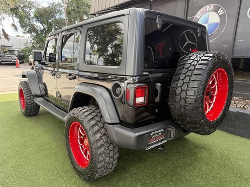Used 2019 Jeep Wrangler Unlimited Sport S AWD/4WD image 4