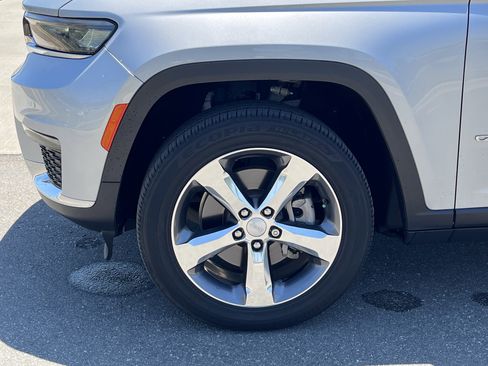Used 2022 Jeep Grand Cherokee L Limited RWD image 13