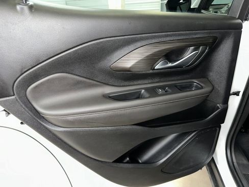 Used 2023 GMC Terrain SLE w/ Driver Convenience Package image 16